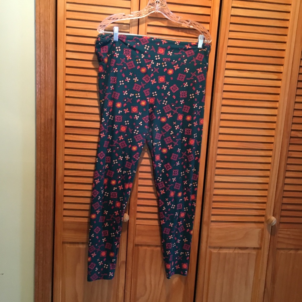 Teal Patterned LulaRoe Tall & Curvy Leggings
